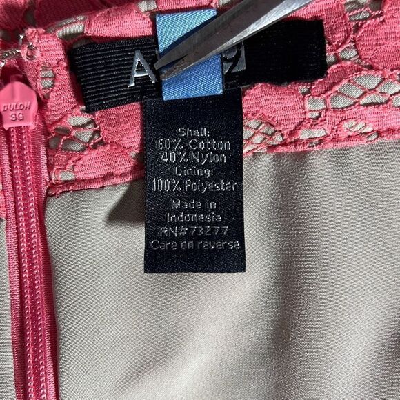 Apt.9 Women's Pink Lace Overlay Beige Lined Back Zip Vented Pencil Skirt Size 16 - Picture 5 of 6